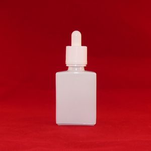 À prova de luz 15ml 30ml 50ml 100ml Shinny White Praça plana de tintura Garrafa de vidro com tampa de gotas de gotas brancas, Logo de petróleo de barba personalizada garrafa de vidro de vidro por atacado Freuship