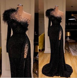 Sexy glitzernde, luxuriöse schwarze Etui-Abendkleider mit hohem Kragen, Perlen und Federn, geteiltes Ballkleid, formelles Kleid, Partykleider für besondere Anlässe