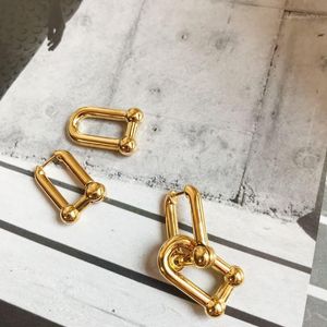 Hoop Huggie Aomu 3 Tasarımlar Kalın Bağlantı Geometrik Küpeler Pirinç Altın Kanca Kadınlar Şık Şık Ünlü Jewelry1