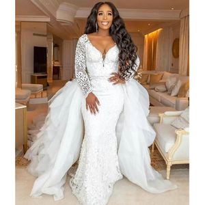 African Luxury Long Sleeves Plus Size Arabic Mermaid Wedding Dress With Derachable Train Deep V Neck Black Girl Lace Bridal Gown