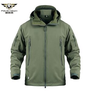 Giacca tattica militare da uomo in pelle di squalo Softshell Waterpoof Camo Giacca a vento mimetica Giacca da combattimento con cappuccio militare Cappotto invernale maschile 201218