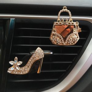 Bil inredning diamant handväska bil luft freshener auto outlet parfym clip doft diffusor bling kristall tillbehör kvinnor tjejer1