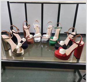 2021 Nowa Moda Kobiety Wysokie Obcasy Skórzane Sandały Dziewczyny Casual Lato Outdoor Gruby 11 CM Heel Sexy Wedge Pompy Buty Czarny Brązowy Rozmiar 40 # G99