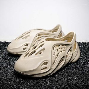 2020 Men's Slip On Summer Mules Clog Comfort Casual Water Shoes Lightweight Hollow Beach Slippers Non-slip Outdoor Garden Shoes1