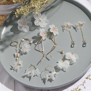 Dangle ljuskrona minar flera korea vit arcylic blomma kronblad örhängen för kvinnor 2022 geometriska långa tofsar varje dag smycken