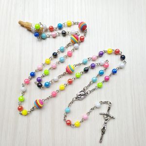 Regenbogen-Acrylperlen-Kreuz-Frauen-Rosenkranz-Halskette, religiöser Gebetsschmuck