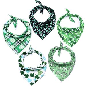 Aziz Patrick Günü Köpek Bandana Shamrock Kerchief Üçgen Önlükler Köpekler için Fular Aksesuarları Kediler Evcil Hayvanlar JK2012XB