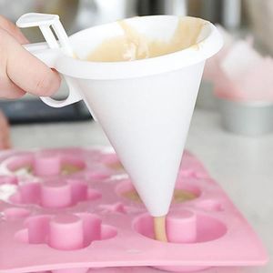 Kitchen Restaurant Baking DIY Chocolate Candy Icing Funnel Mold Cake Cream Batter Dispenser Bakeware New