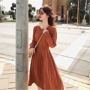 Knitted Women's Dress High Waist Slimming Solid Mini Dresses Pleated Long-Sleeved Robe Streetwear Atumn 220210