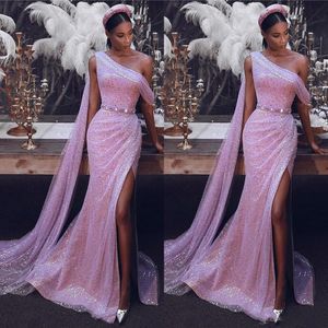 Sexy Split Side Pink Prom Dresses Long One Shoulder Mermaid Sequins Bling Arabic Formal Evening Gowns Backless Glitter Fashion Party Dress