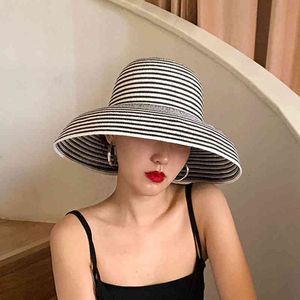 Lunadolphin Handmade Kobiety Lato Słońce Kapelusz Duże okap Plaża Czarny White Strip Francuski Hepburn Styl Fold Fold Fisherman Cap