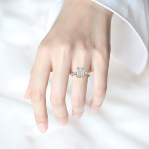 Wong Rain 925 Sterling Silver Emerald Cut Skapat Moissanite Ädelsten Bröllop Engagement Diamanter Ring Fine Smycken Partihandel Q1214