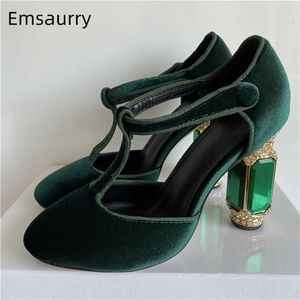 Luxury Emerald Agate Tacco grosso Scarpe da sposa Jeweled High T-strap Velluto verde Punta tonda Décolleté Donna 220106