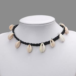 Ny 2020 Mode Ins Vintage Chain Pendant Choker Hollow Black Small Flower Shell Necklace för Kvinnor Flickor Presenter