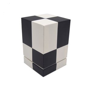 Tillverkare Anpassade nya mönster Logo PVC Insers Cardboard Cosmetic Paper Boxes for Skin Lotion Skin Cream Black and White