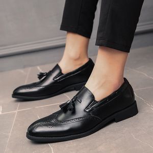 Big Size 38-48 Men Brogue British Oxford Dress Shoes Male Gentleman PU Leather Footwear Flats Tassel Men Loafers