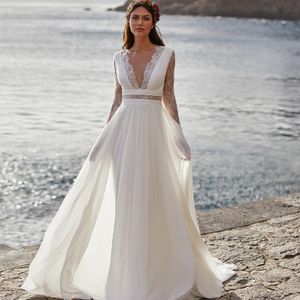 Bohemian Bröllopsklänning 2021 Långärmad V-Neck Golvlängd Chiffon A-Line Lace Back Bridal Gowns With Belt Charming Vestidos de Novia