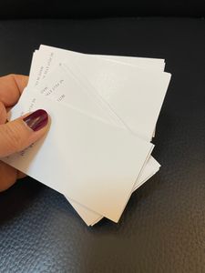 Papier do opakowań do kolczyki Broszka 50 sztuk dużo opakowań materiał do klejnotów biały pakowanie papieru