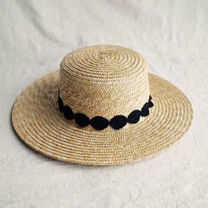Sun hatt för kvinnor bred brim halmbåtater hatt elegant svart vit spets platt strand hatt damer sommar keps för semester kyrka derby y200714