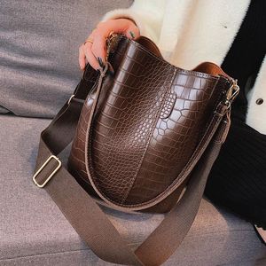 Wide Strap Women Handbag Soft Leather Bucket Casual Shoulder Messenger Bag Composite