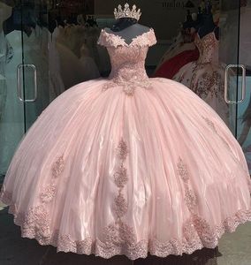 Vestido de bola rosa modesto quinceanera vestidos fora do ombro apliques lace doce 16 vestido de festa barato vestido de 15 anos