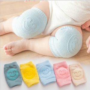 Yeni bebek ürünleri bebek diz koruyucu kaymaz kollu emekleme yürümeyi öğrenme mevsim için düşme önleyici dizlik kılıf