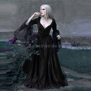 Vintage prinsessa svart prom klänningar flare långa ärmar 2021 pärlor spets djupa v nacke medeltida renässans gotisk kväll klänning robe de soriee