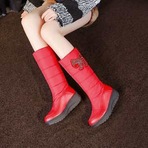 Sıcak Satış 2020 Yeni Varış Aşağı Kar Botları Kadın Kalın Kürk Sıcak Kış Çizmeler Kadın Ayakkabı Platformu Ayakkabı Su Geçirmez Yarım Çizmeler