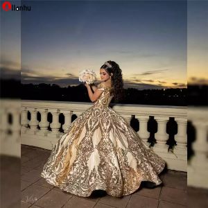 NY! 2022 Shining Gold Ball Gown Quinceanera Klänningar Beaded Off Axel Tulle Sequined Sweet 15 16 Dress XV Party Wear