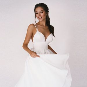 Sexy Short Wedding Dress 2021 Thin Straps Criss Cross Simple V Neck Satin Bridal Dresses A Line Vestidos De Noiva Bride Gown250U