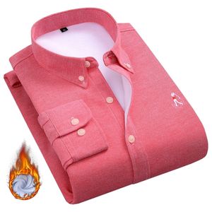 Aoliwen brand men Solid color oxford long sleeve warm and velvet shirt fleece lining flannel cotton winter casual shirts fit men LJ200925