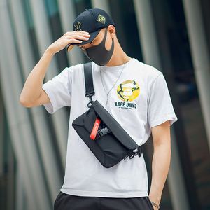 남성용 가방 가벼운 캔버스 가방 숄더 2020 패션 핸드백 남성 작은 플랩 블랙 Q1129