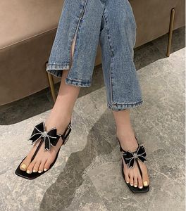 2021 Neues Design Damenmode kurze Absätze Sandalen Diamod Blumendias Mädchen lässig Sommerurlaub Strand weiche Schuhe schwarz beige Größe 39 #P77