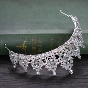 2021 Gold Princess Headwear Chic Bridal Tiaras Accessories Stunning Crystals Pearls Wedding Tiaras And Crowns 12173