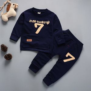 Primavera outono bebê t-shirt calça ternos faixas de criança tracksuits crianças meninos meninas estilo estilo conjuntos crianças roupas 1 2 3 4 5 anos LJ200831