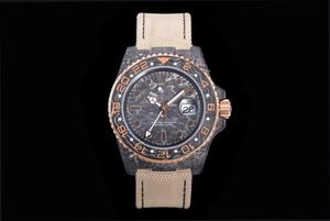 JH Watch är 40mm i diameter och 12,4 mm tjock, med cal.3186 Rörelse av safirglas, spegel, kolfiber och superlysande pulver