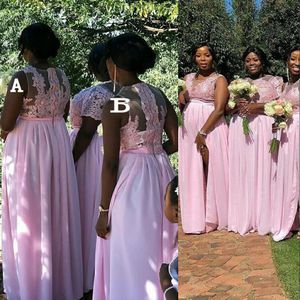 2021 Nya Pink Bridesmaid Dresses Jewel Neck Illusion Lace Split Sweep Train Lång Enkel Land Bröllop Gästklänningar Maid of Honor Dress