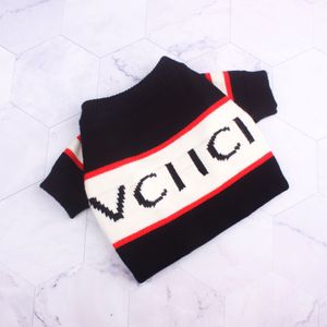 Beş Boyut Moda Pet Sweaters Lüks Tasarımcı Marka Mektupları Köpek Giysileri Küçük Köpekler İçin Siyah Beyaz Köpek Kumaş