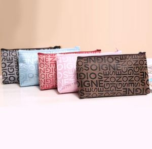 2022 Fashion Brand letters cosmetic bag Zipper Cosmetic case ladies make up organizer storage bags