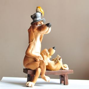 日常のコレクション樹脂ダックスフント犬の置物自宅のアクセサリー妖精の庭のミニチュアデコレーション車の装飾T200703