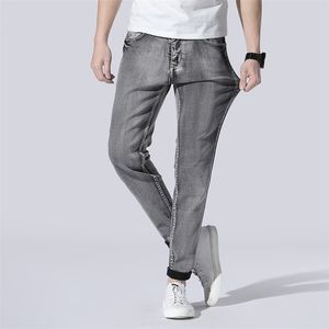 40 42 44 Большой размер Мужские тонкие джинсы осень Wintenr Новые высококачественные удобные хлопковые растягивающие мода дыма серые джинсовые джинсы 201111