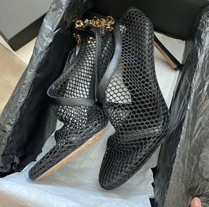 Дизайнерские туфли на кожаной подошве в сеточку черного/бежевого цвета, прозрачная золотая цепочка на каблуке, кожа ягненка 8см
