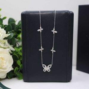 Mode Süße S925 Silber Schmetterling Halskette Frauen elegantes Temperament Moissanit leuchten beliebte Markenschmuck luxuriös 9890