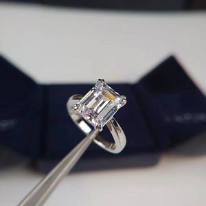 S925 Silver Punk Ring med 3 Kart Storlek Diamant i Rektangel Form för Kvinnor Bröllop Smycken Present Gratis Frakt PS7056