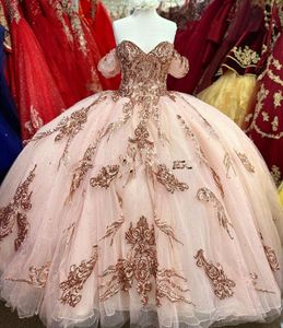 Charro Rose Różowy Quinceanera Suknie Off The Ramię Cekiny Koronkowe Aplikacje Ball Suknia Prom Dress Gorset Back Sweet 16 Suknie Vestidos de XV Años