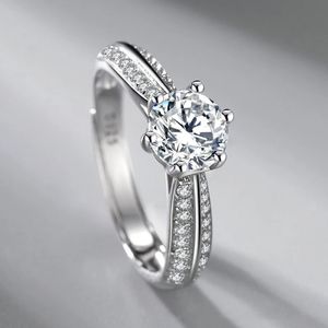 새로운 S925 실버 플래티넘 도금 시뮬레이션 Moissanite 다이아몬드 링 클래식 크라운 6 발톱 하이 엔드 제안 약혼 보석