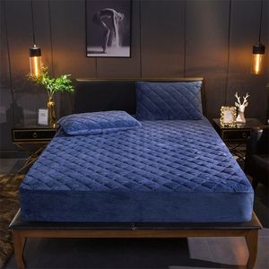 Crystal Velvet Thicken Quilted Mattress Cover Warm Soft Plush Queen King Quilted Bed Fitted Sheet Not Including Pillowcase 201218