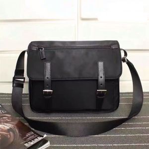 Cruz Bagnew Bagnew Classic para Homens Bolsa de Mensageiro de Lona Bolsa De Madeira Mata À Prova D 'Água Saco De Ombro Parachute Tecido Purse Atacado