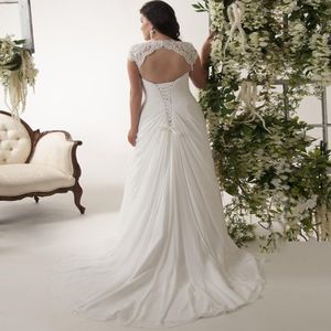 Elegancki Plus Size Suknie ślubne V-Neck Cap Rękawy Robe de Mariage Sweep Pociąg Appliqued Open Back Szyfon Bridal Suknia 201114