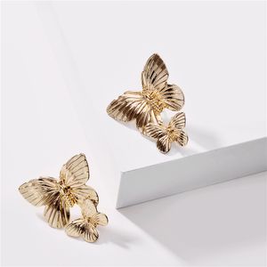 Korea Simple Love Pearl Örhängen Lång Hängsmycke Söt Persika Örhängen Personlig Hollow Pearl Flower Earrings Big Metal Butterfly Wings